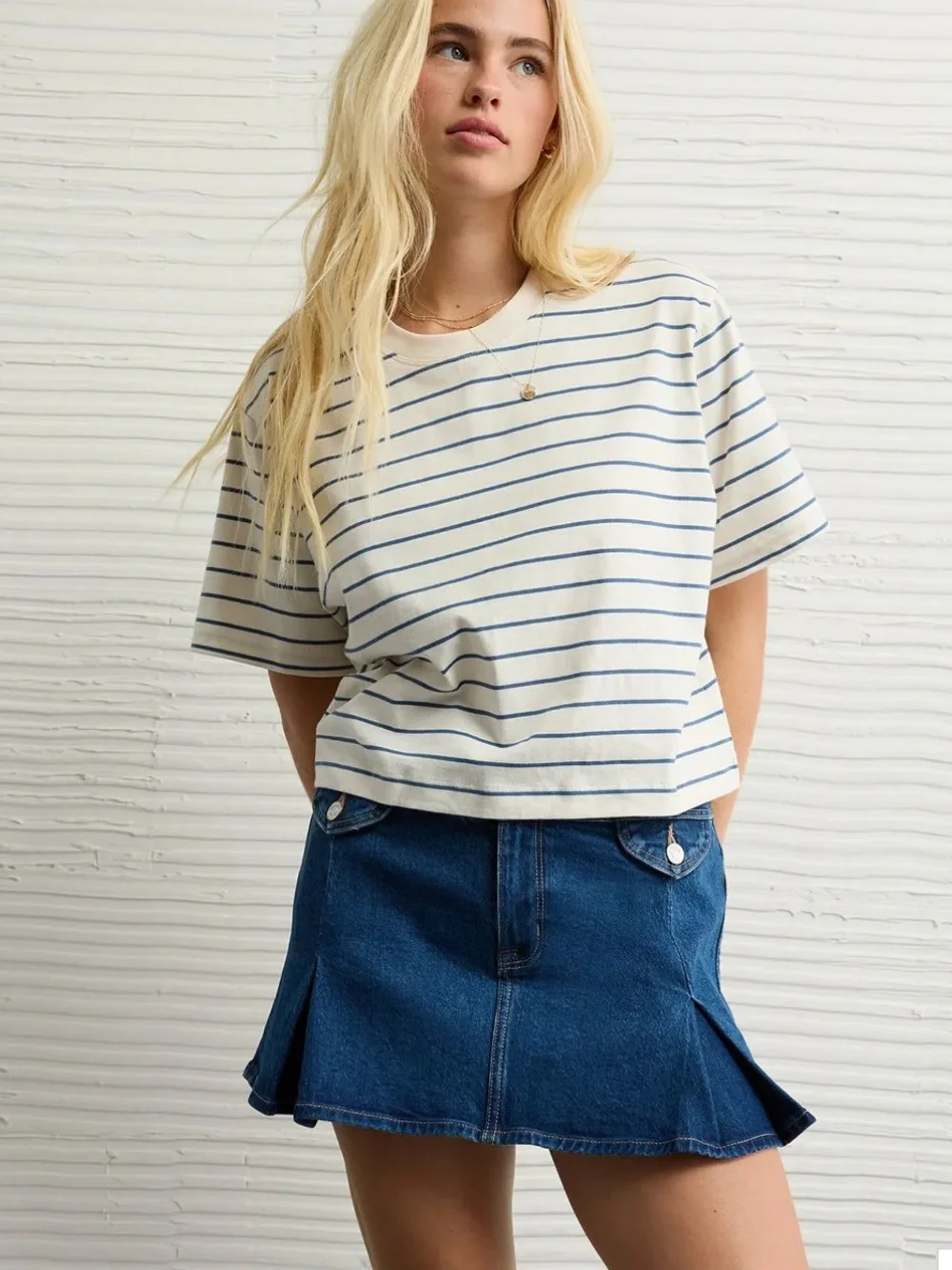 American Eagle Stretch Low Rise Pleated Denim Mini Skirt Dark Wash NWT Size 4
